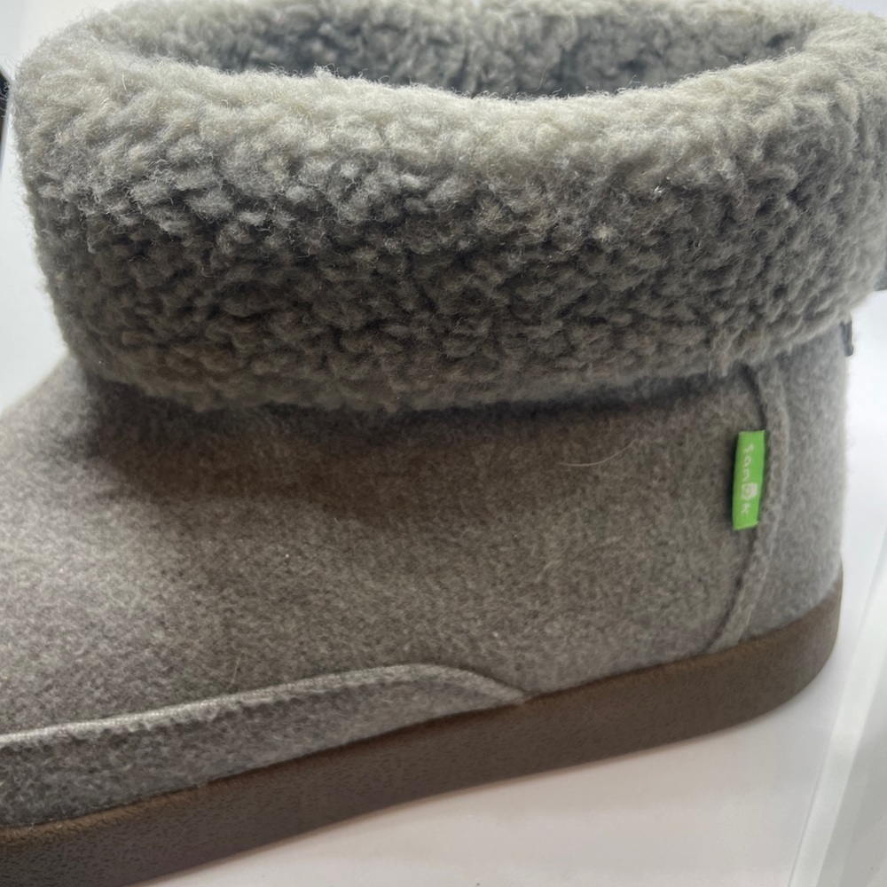 Sanuk Bay Sick Grey Wool Foldover Booties Womens 9 EUC worn once